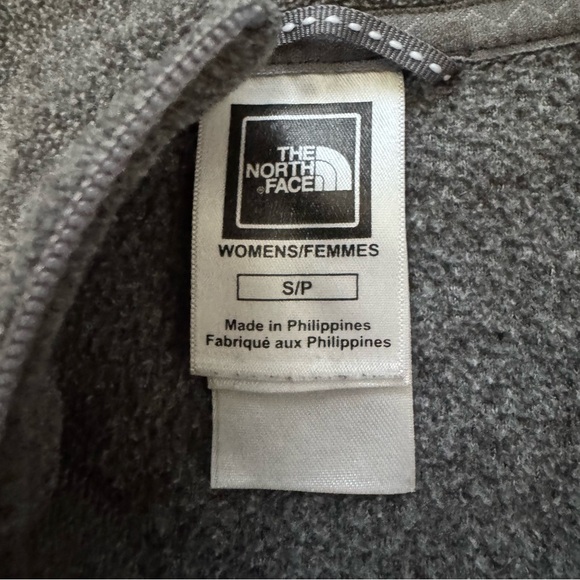 The North Face Small Grey TKA 100 1/4 Zip fleece - Picture 5 of 9